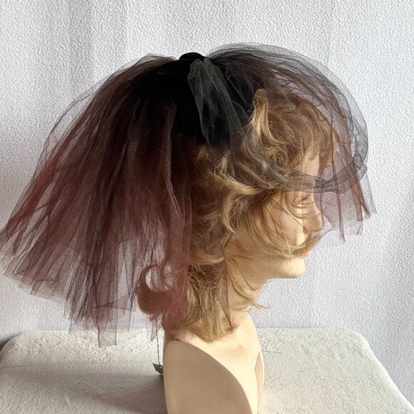 1960s Black Velvet Hat w/ Brown Netting Mob Wife Widow - Picture 7 of 9